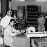 ...lavoravano sotto la supervisione dell�attento De Nicol�...